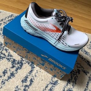 Brooks Adrenaline GTS 21